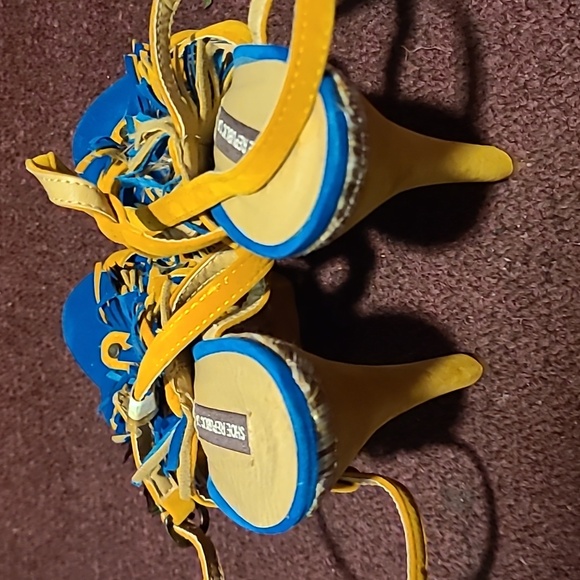 Shoe - Picture 4 of 5